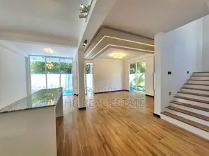 Piliyandala Architecture Designed Super Luxury Three Storey House