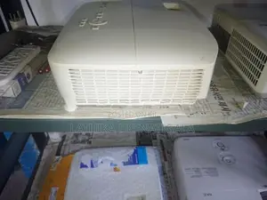 Multimedia projector BENQ MX532 lumens 3300