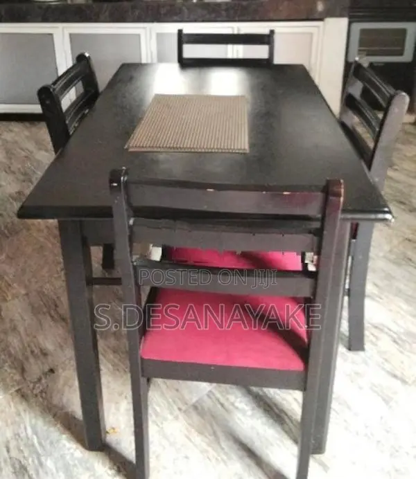 Table with 4 Chairs