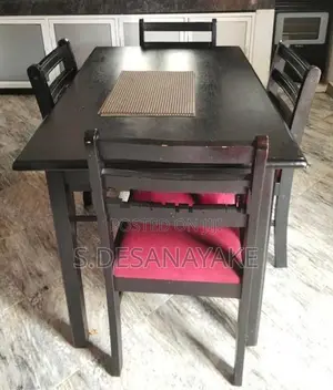 Table with 4 Chairs