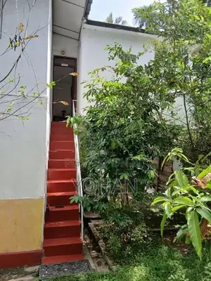 Furnished Annex Karapitiya