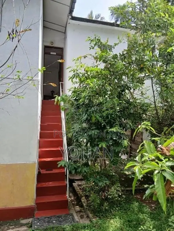 Furnished Annex Karapitiya