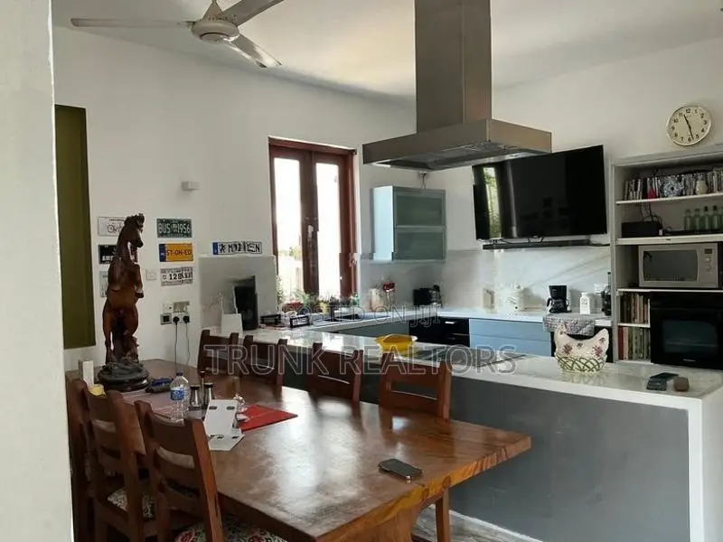 Mount Lavinia 05BR House For Sale (NK107484)