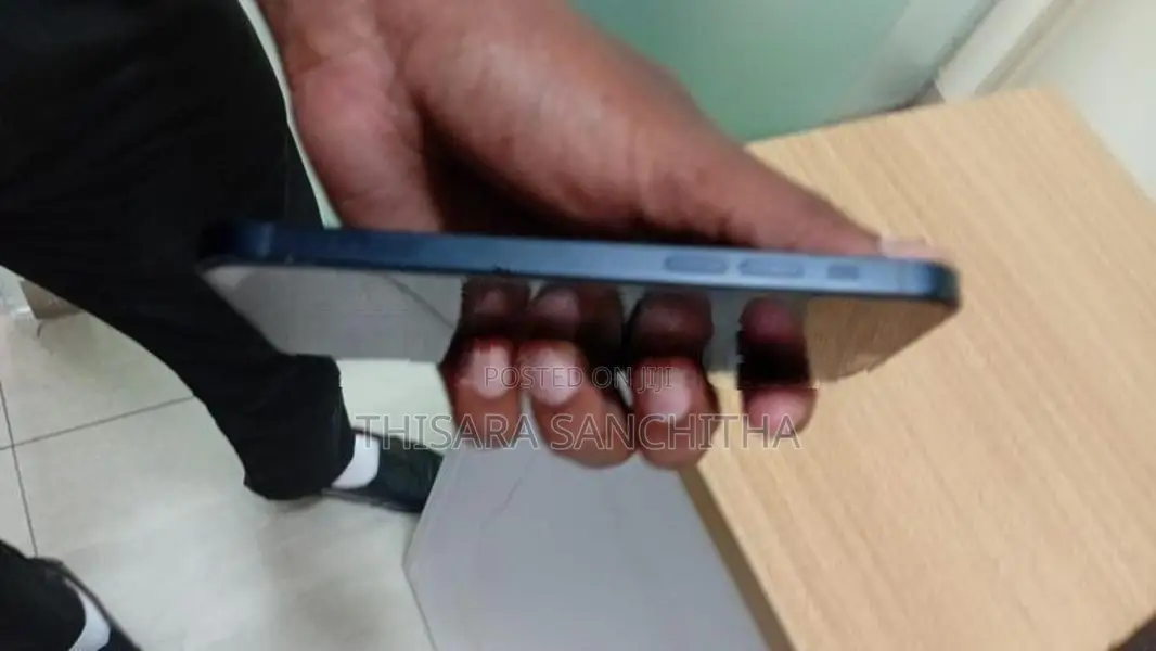 Apple iPhone 12 (Used)