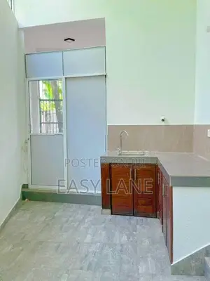 අඩි 20 පාරට මූනලා අගනා දෙමහල් නිවසක්