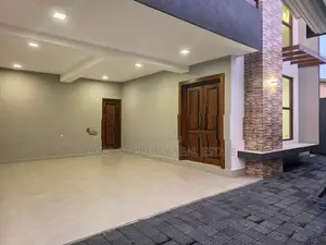 Luxury Quality Valuable House for Sale in Piliyandala