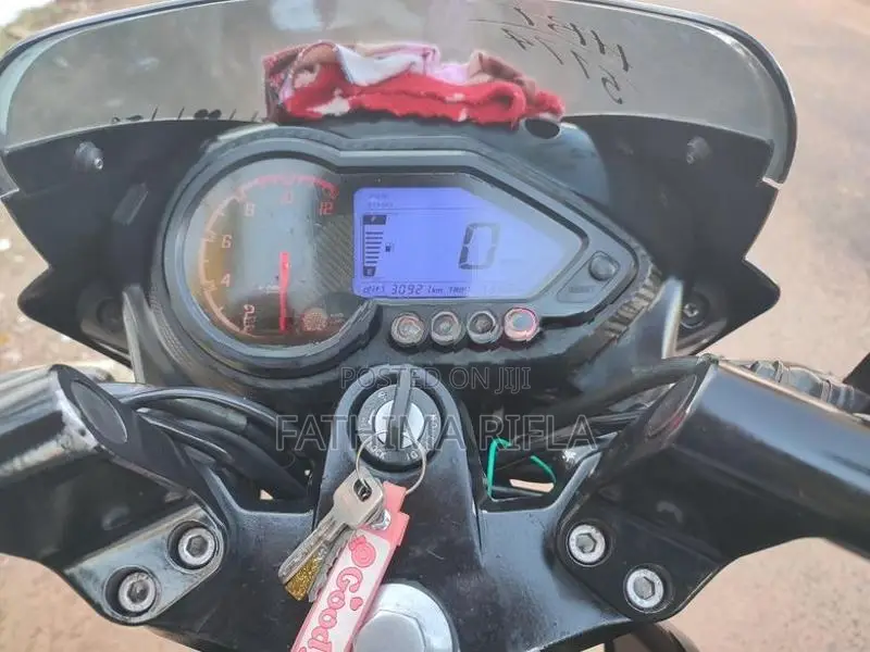 Bajaj Pulsar 180 2018