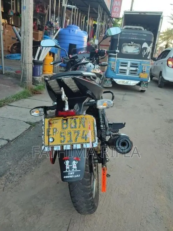 Bajaj Pulsar 180 2018
