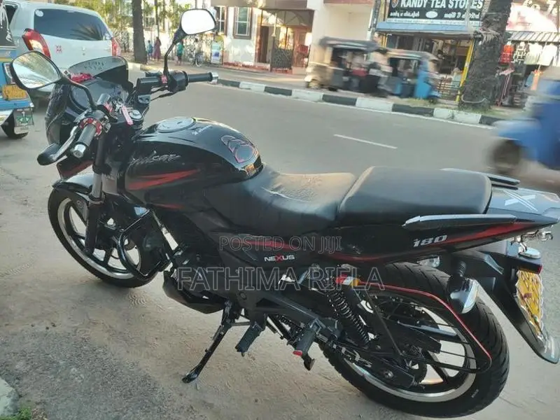 Bajaj Pulsar 180 2018