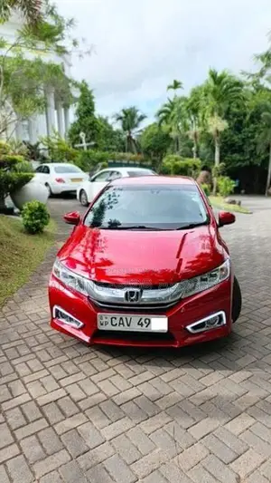 Honda Grace 2017