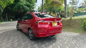 Honda Grace 2017