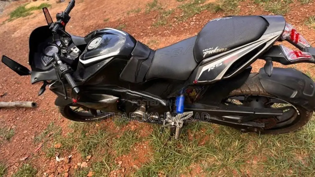 Bajaj Pulsar RS200 2015