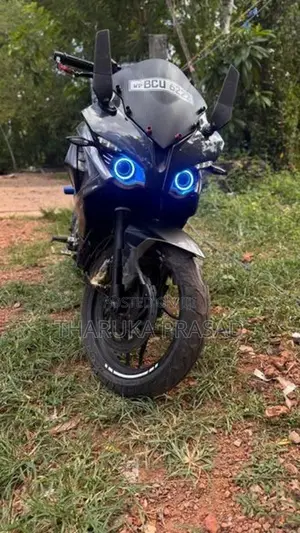 Bajaj Pulsar RS200 2015
