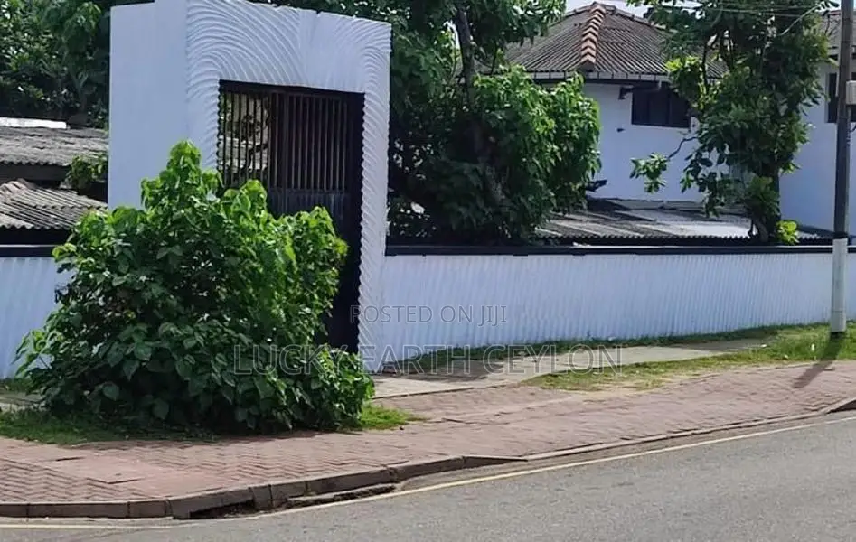 Moratuwa, 2 Story Colonial Type House For Rent (NZM1120)