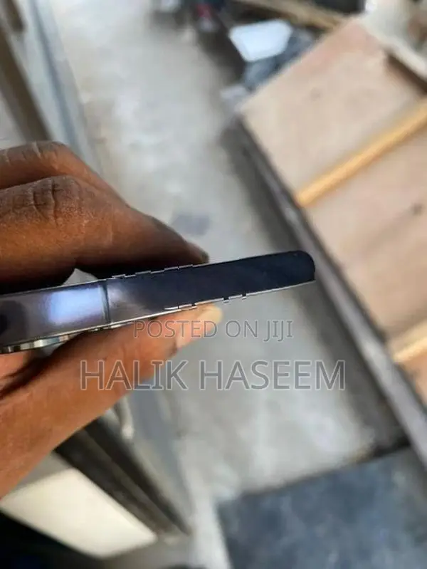 Samsung Galaxy S22 Ultra (Used)