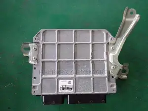 Toyota Vitz KSP130 ECU ( U4 )