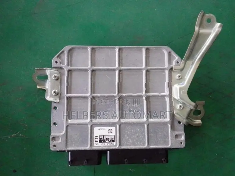 Toyota Vitz KSP130 ECU ( U4 )