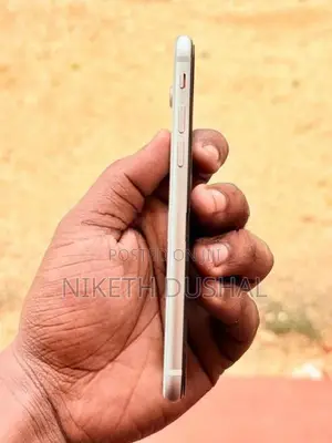 Apple iPhone SE 3 (Used)