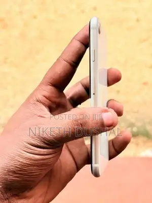 Apple iPhone SE 3 (Used)