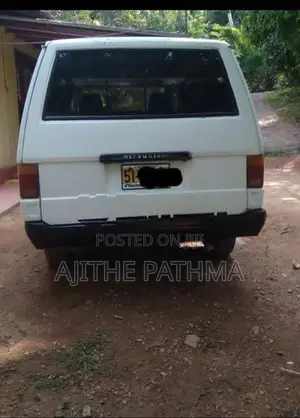 Mitsubishi L300 2012