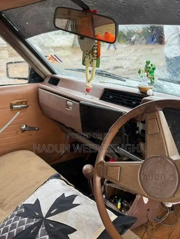 Nissan Sunny 1990