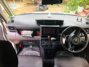 Toyota Roomy 2018