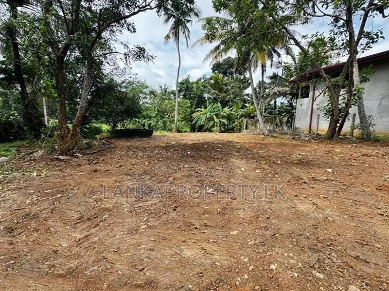 Valuable Land for Sale in Amunuwatta Road, Kurunegala