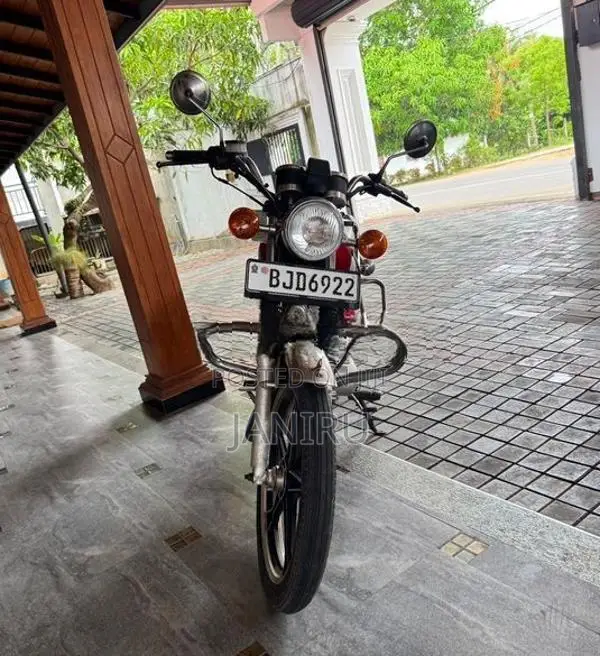 Suzuki GN 125 2023