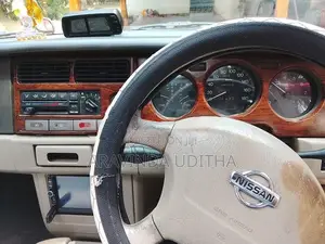 Nissan Rasheen 1996