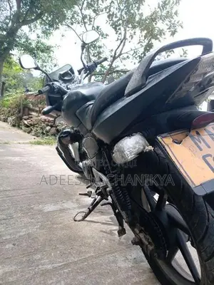 Bajaj Pulsar 180 2005