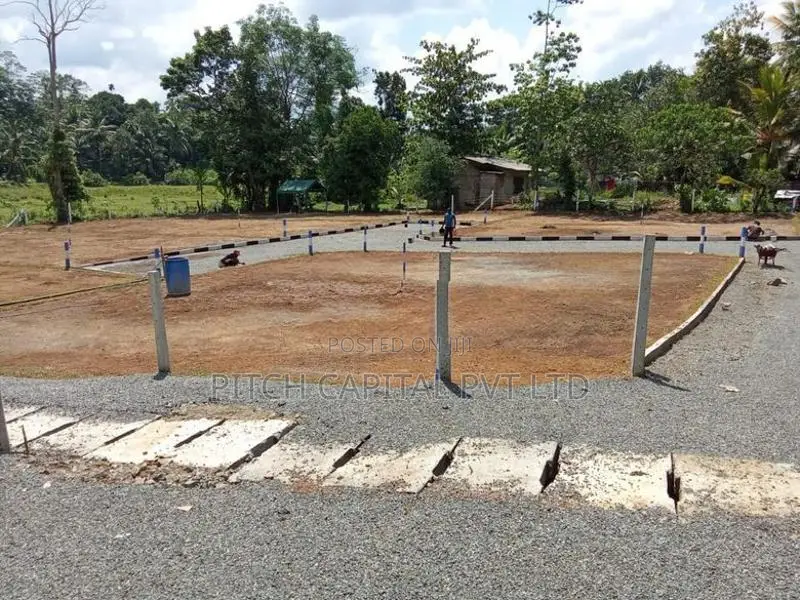 Colombo - Homagama Galagedara Near Highlevel Road Luxurious Land Sale