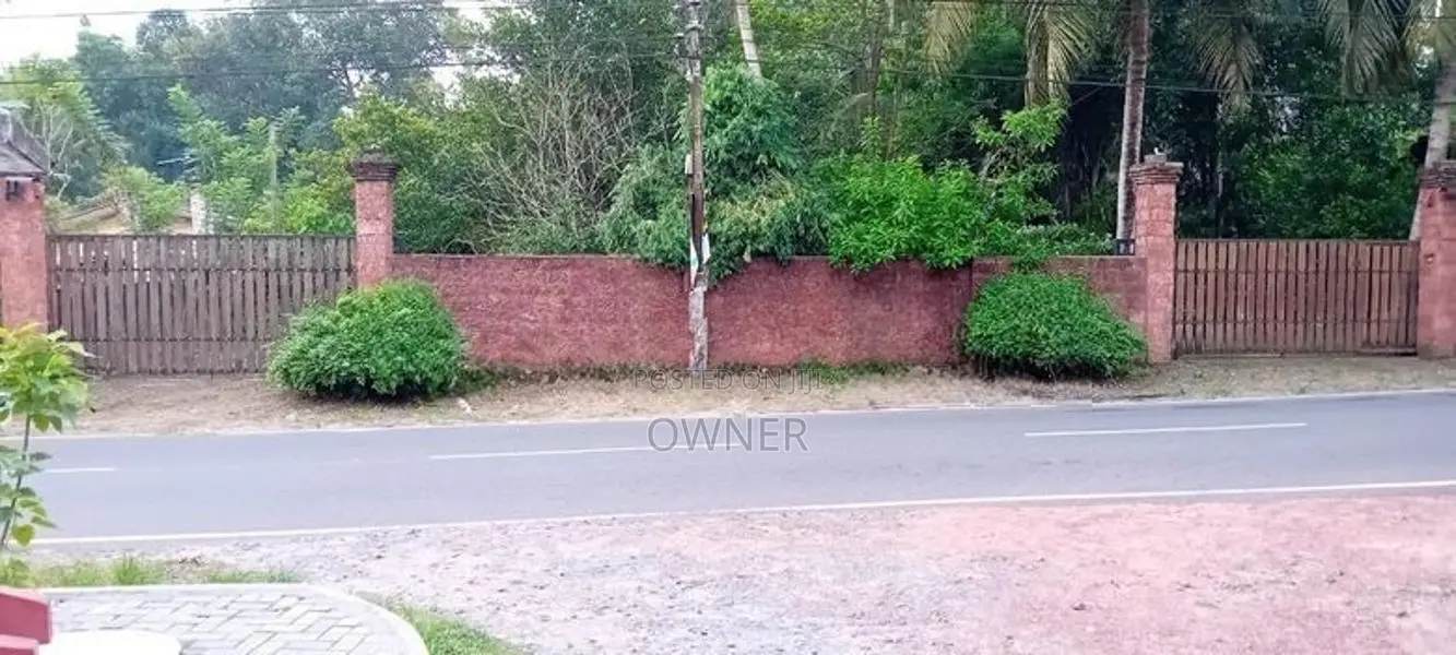 Valuable Land with Completed House For Sale in Negombo