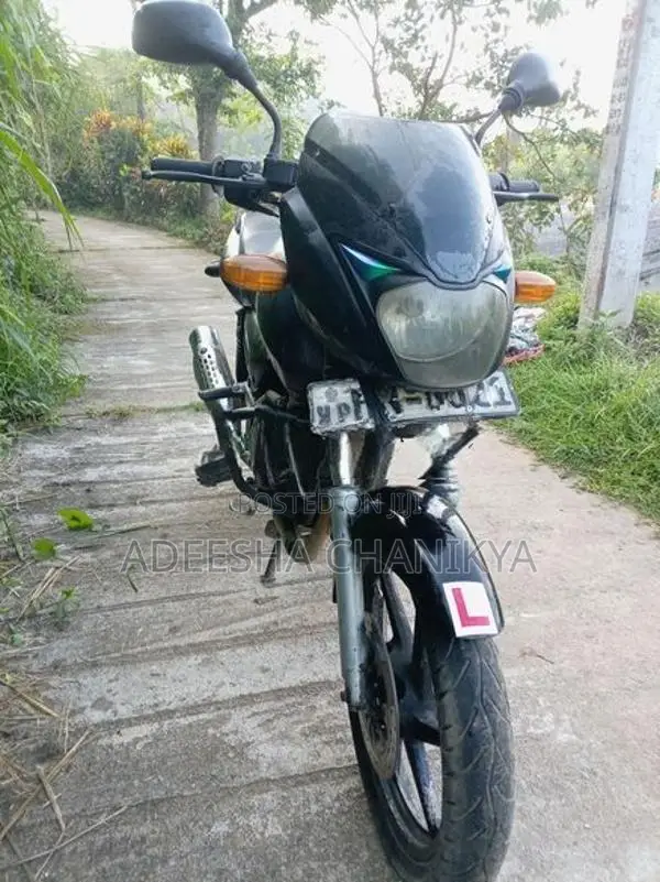 Bajaj Pulsar 180 2005