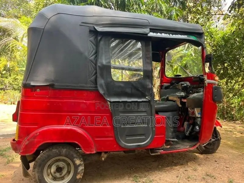 Bajaj RE Three Wheeler 2016