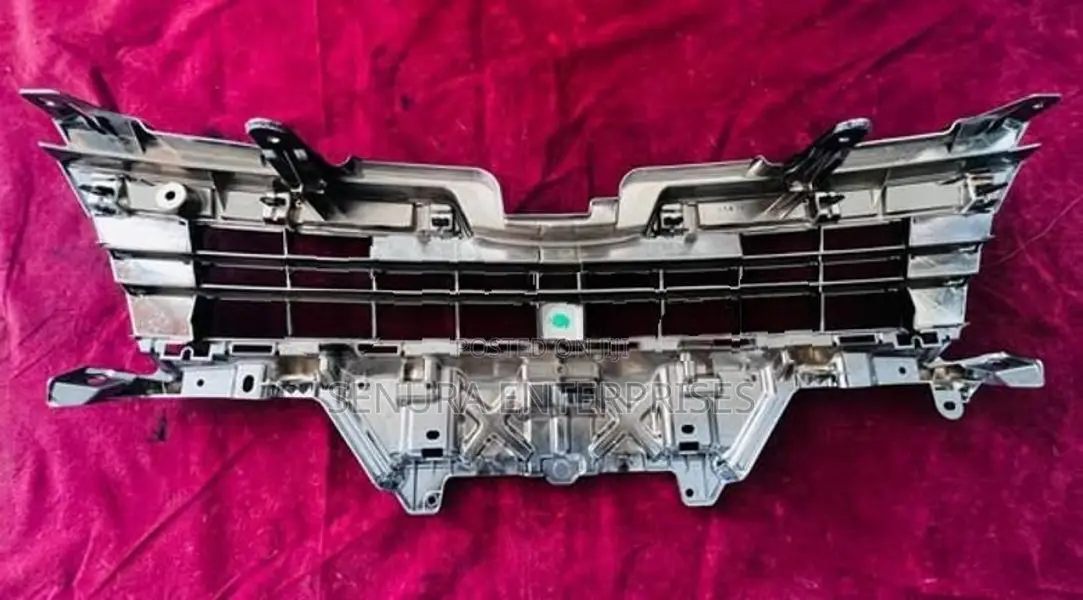 Toyota Voxy ZWR80G Radiator Grill