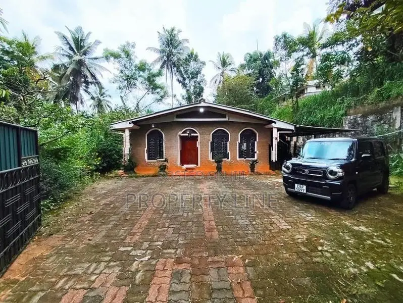 House for Sale in Puwakpitiya Awissawella