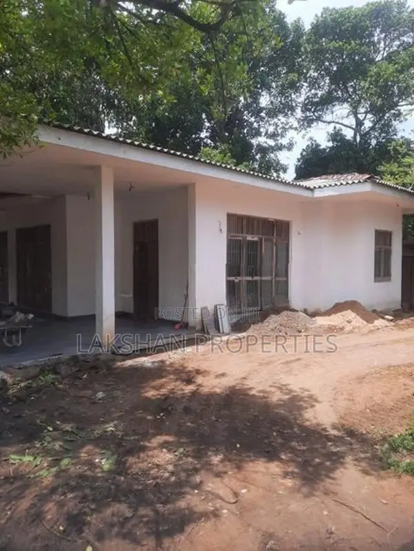 Commercial Property For Rent In Boralesgamuwa Pirivena junction