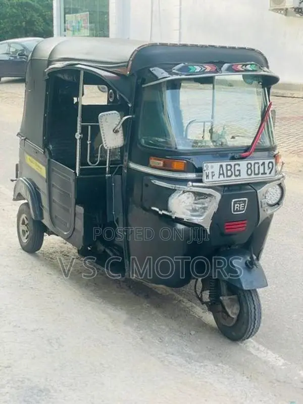Bajaj RE 205 2015