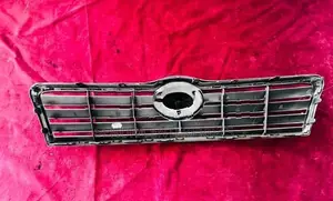 Toyota Avensis AZT250 Radiator Grill