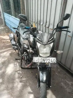 Honda CB Trigger 2016