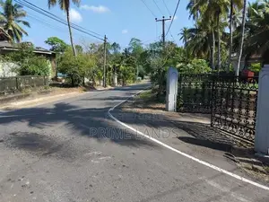 මොරොන්තුඩුව නේවාසික බිම් කොටස්