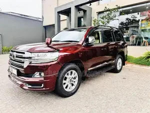 Toyota Land Cruiser V8 AX 2017