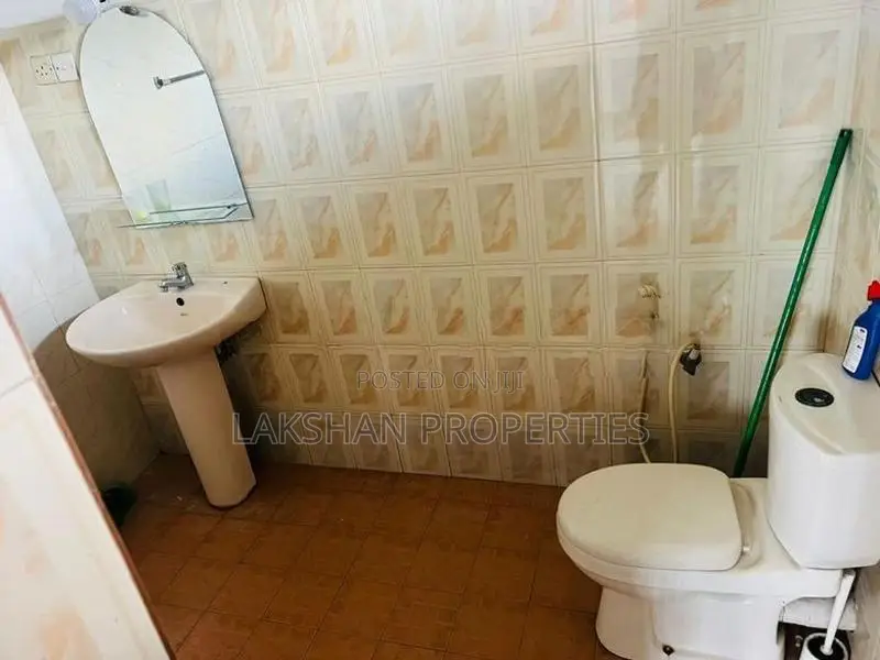 Two Story House For Sale In අංගොඩ