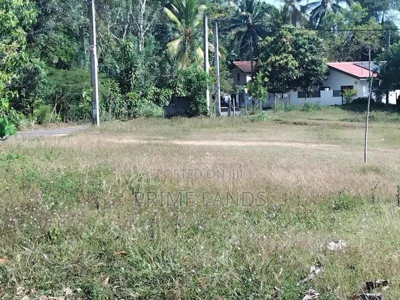 මොරොන්තුඩුව නේවාසික බිම් කොටස්