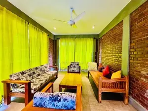 Elegant Modern Home with Diyawanna Views – Rajagiriya