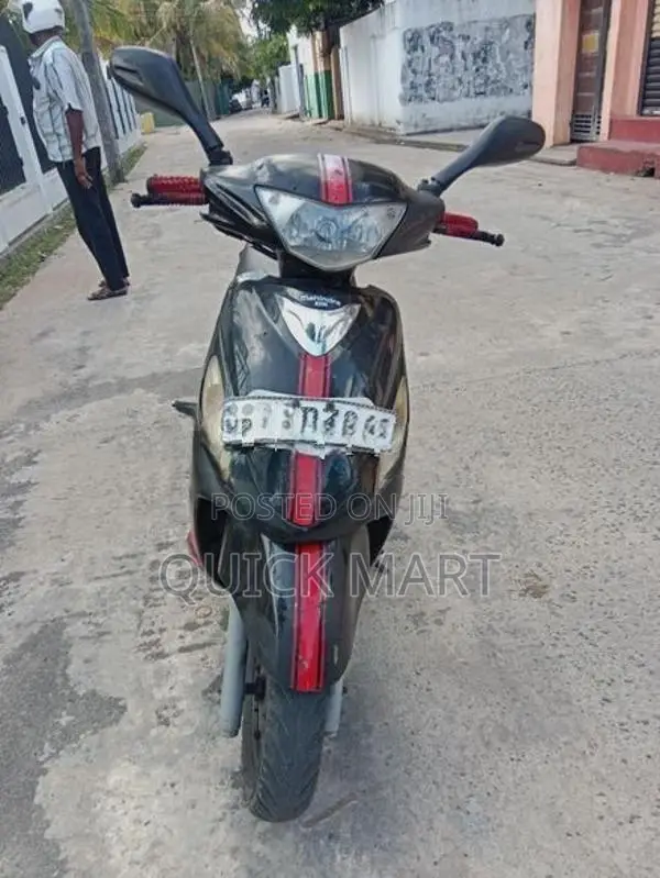 Mahindra Uzo 125 2017