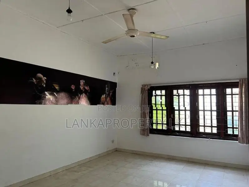 Building for Sale in Kandana, Close to Negombo Road