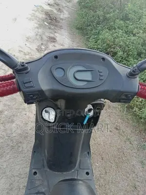Mahindra Uzo 125 2017