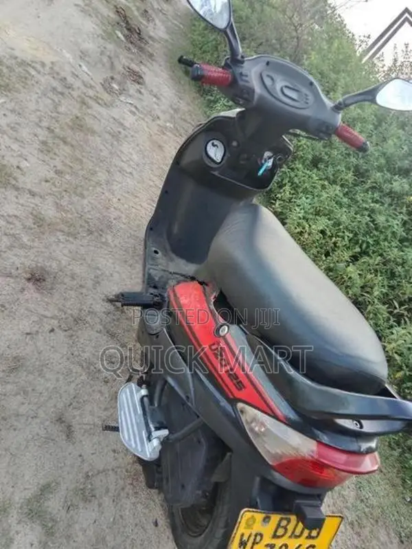 Mahindra Uzo 125 2017