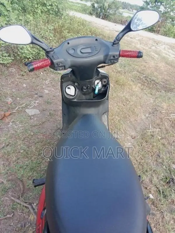 Mahindra Uzo 125 2017